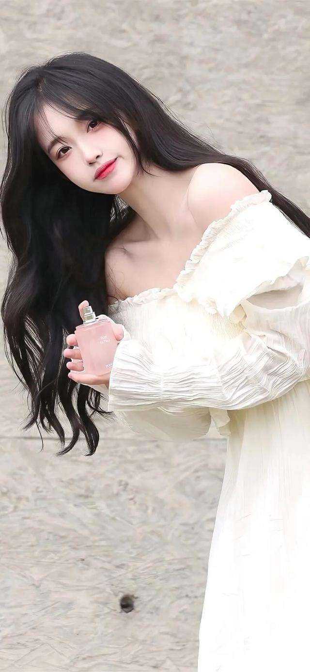 主角为 秦寻程婉的小说叫什么绑定系统后，我靠上班摸鱼获得奖励