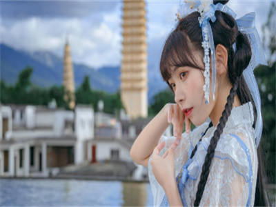 抖音小说，油价暴涨，我提前买了完整版的富豪，戚光林静读完小说《油价暴涨，我提前买了完整版的富豪》戚光林静精彩试读